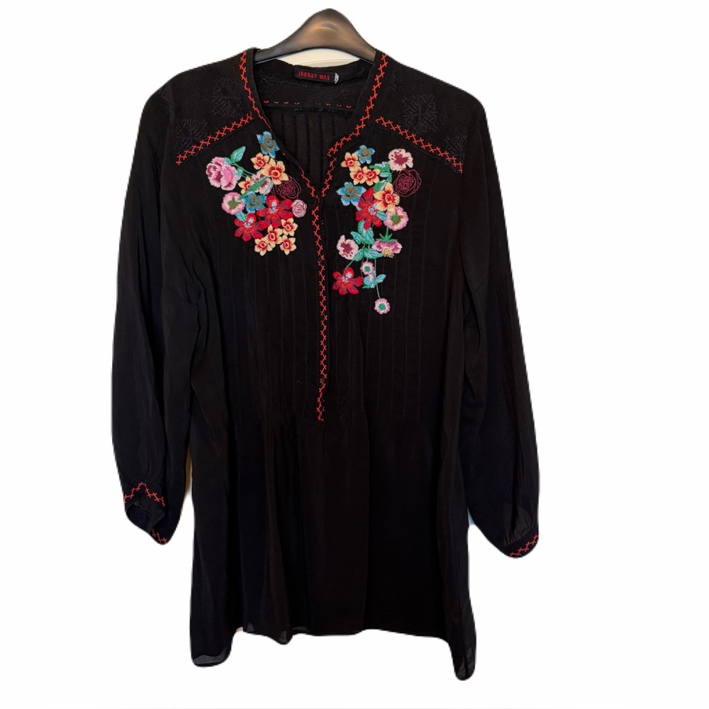 Johnny Was Black Floral Embroidered Tunic Top Large
